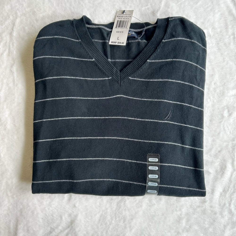 Men’s large Nautica sweater